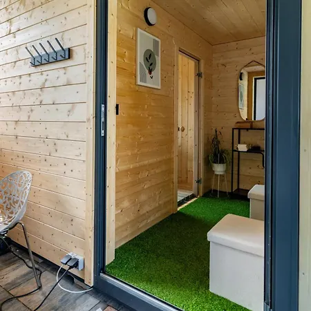 Victoria Z Wiejskim 기지크코