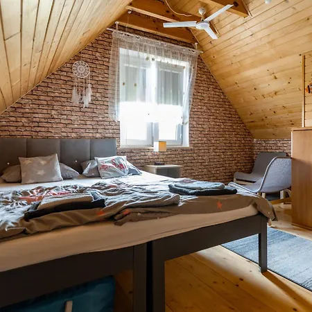 Victoria Z Wiejskim Chata