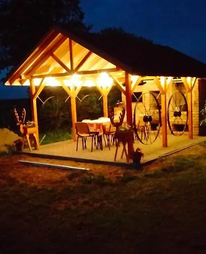 Victoria Z Wiejskim Chata *